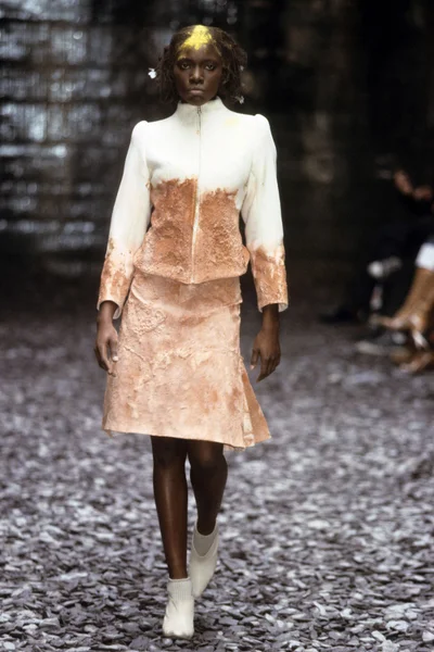 Look 4
